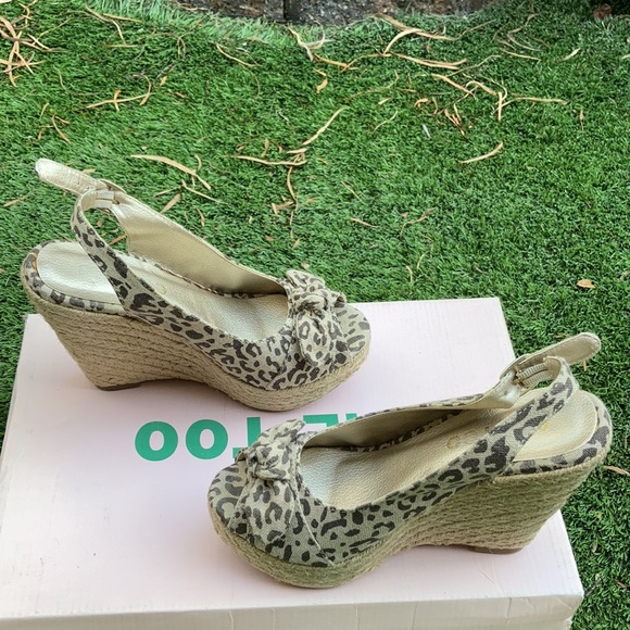 Me Too Shoes Wedges - Picture 11 of 17